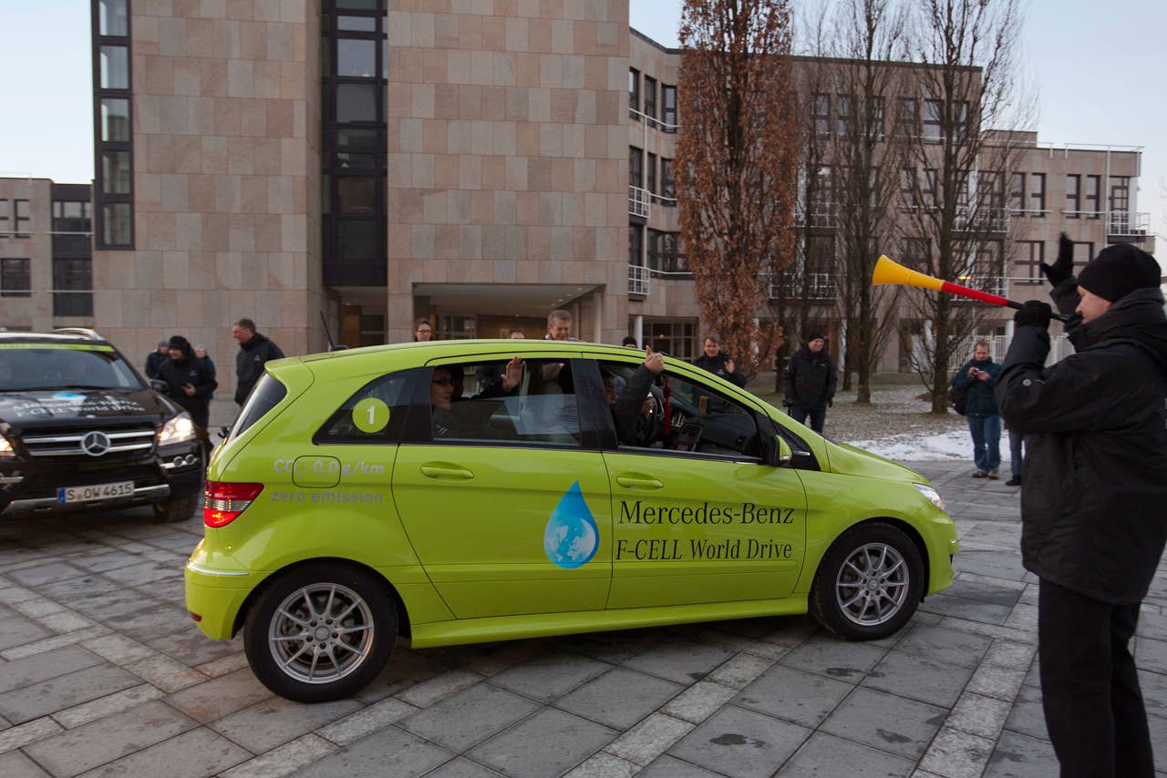 Mercedes-Benz B_Class F-CELL; Stuttgart to Reims / France