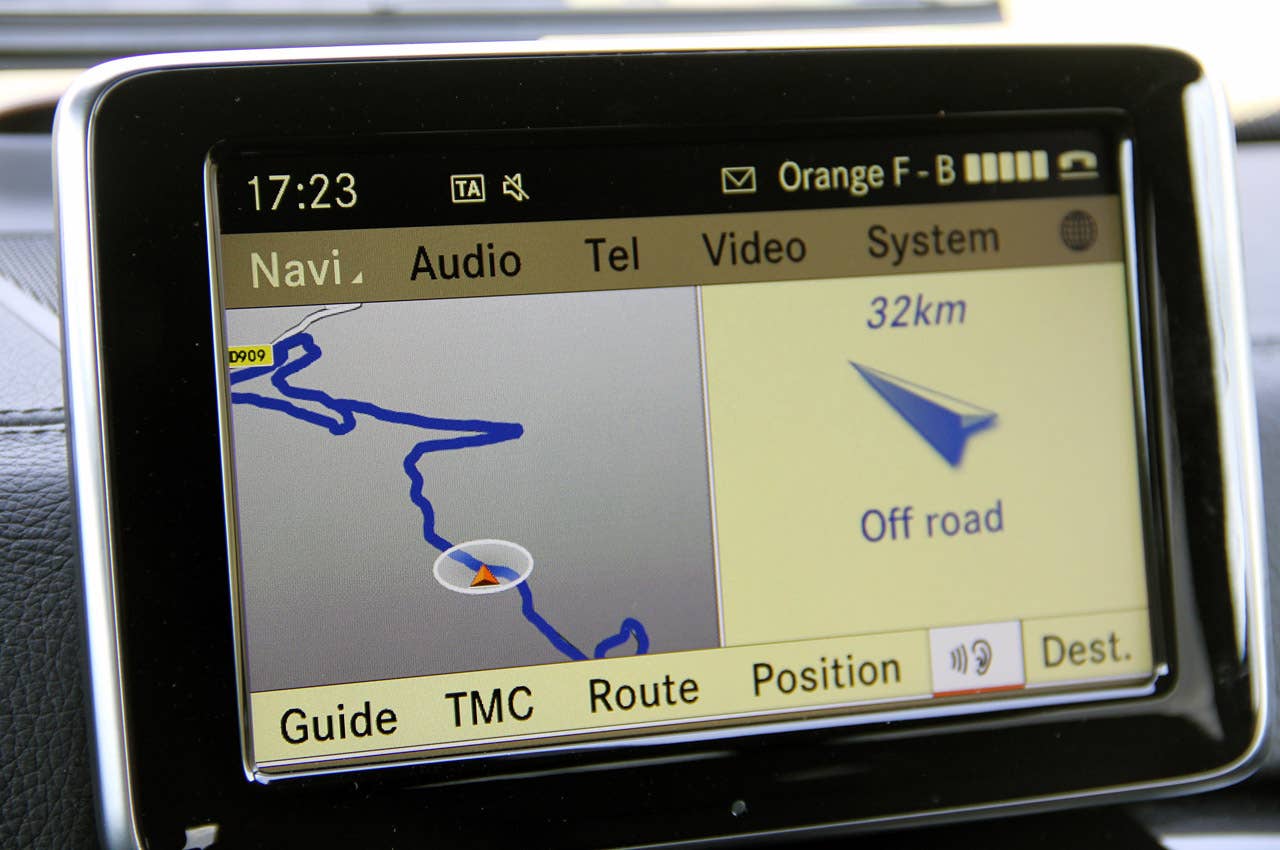 2013 Mercedes-Benz G63 AMG navigation system