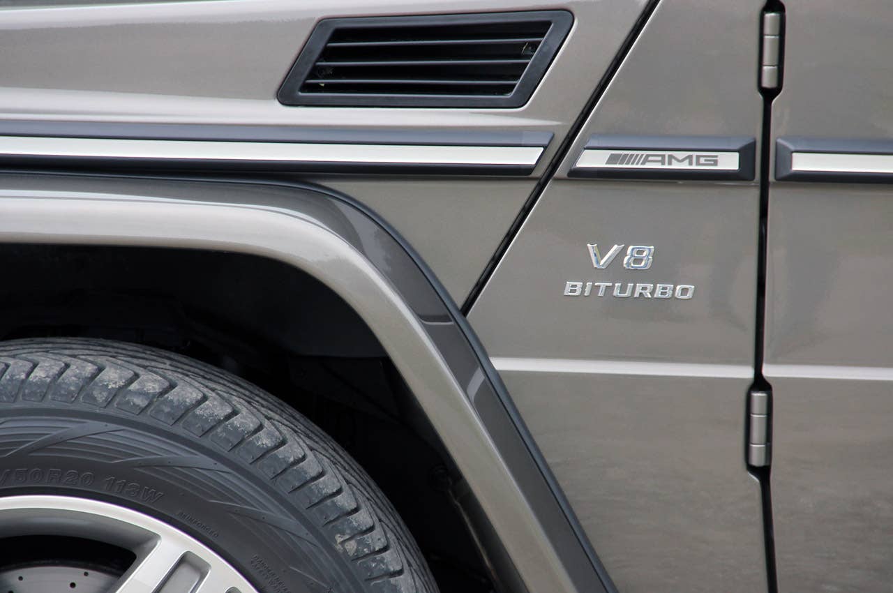 2013 Mercedes-Benz G63 AMG front fender