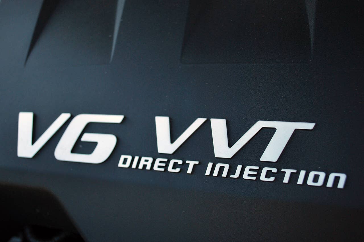 2013 Cadillac XTS engine detail