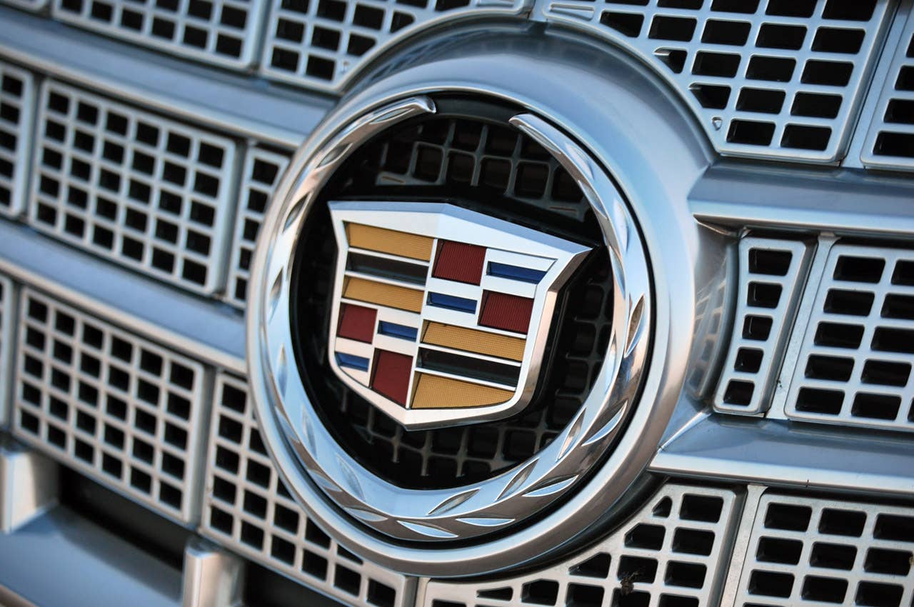 2013 Cadillac XTS logo