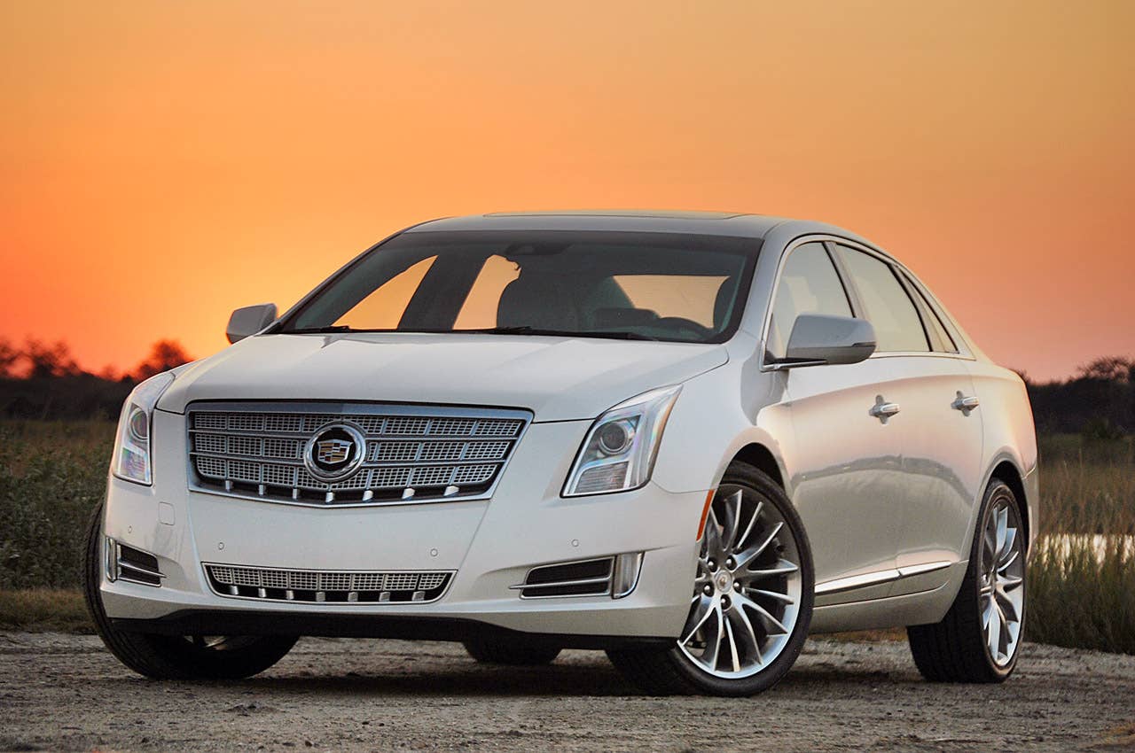 2013 Cadillac XTS front 3/4 view