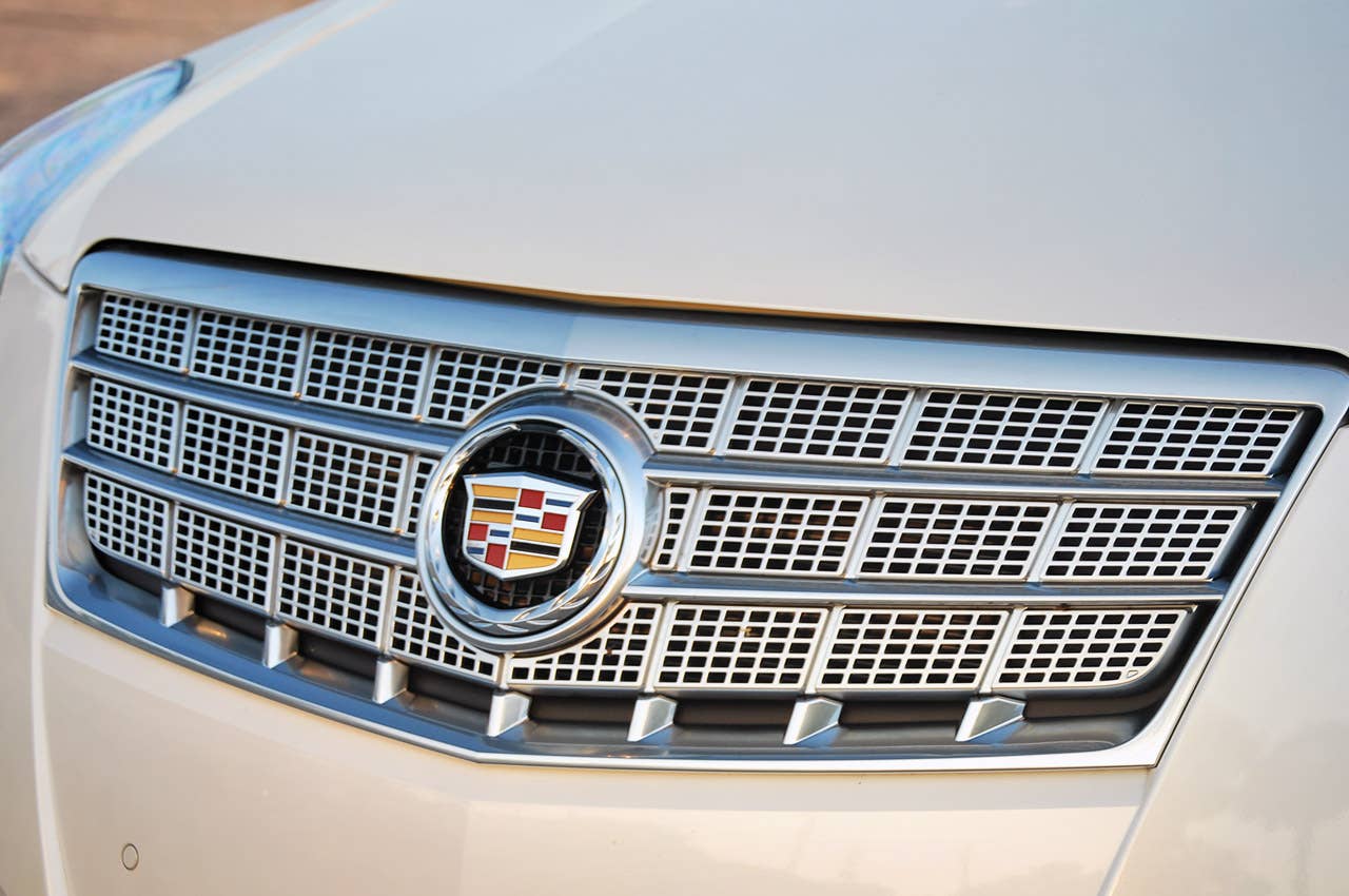 2013 Cadillac XTS grille