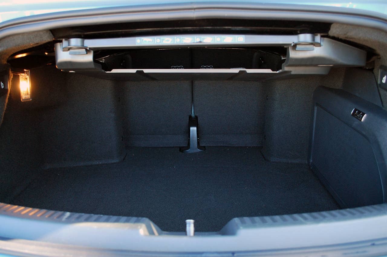 2013 Volkswagen Beetle Turbo Convertible trunk