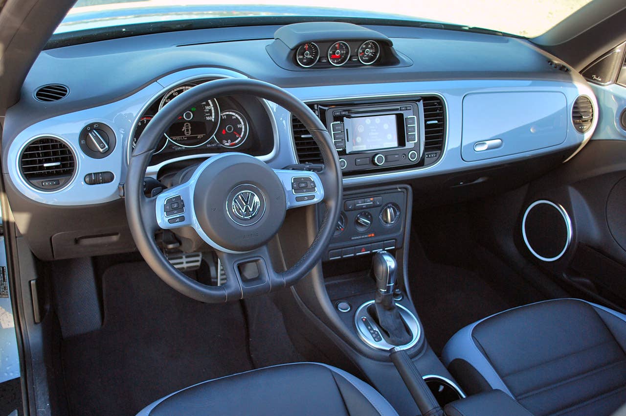 2013 Volkswagen Beetle Turbo Convertible interior
