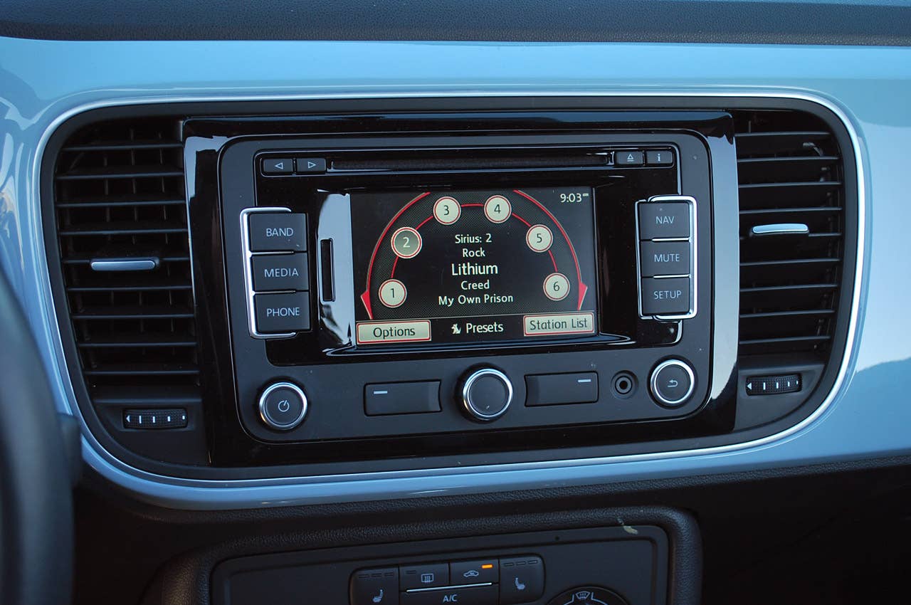 2013 Volkswagen Beetle Turbo Convertible infotainment system