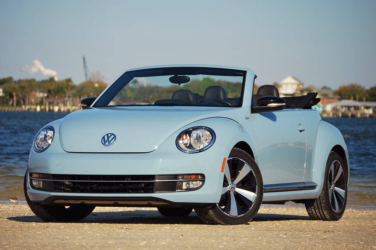 2013 Volkswagen Beetle Turbo Convertible front 3/4 view