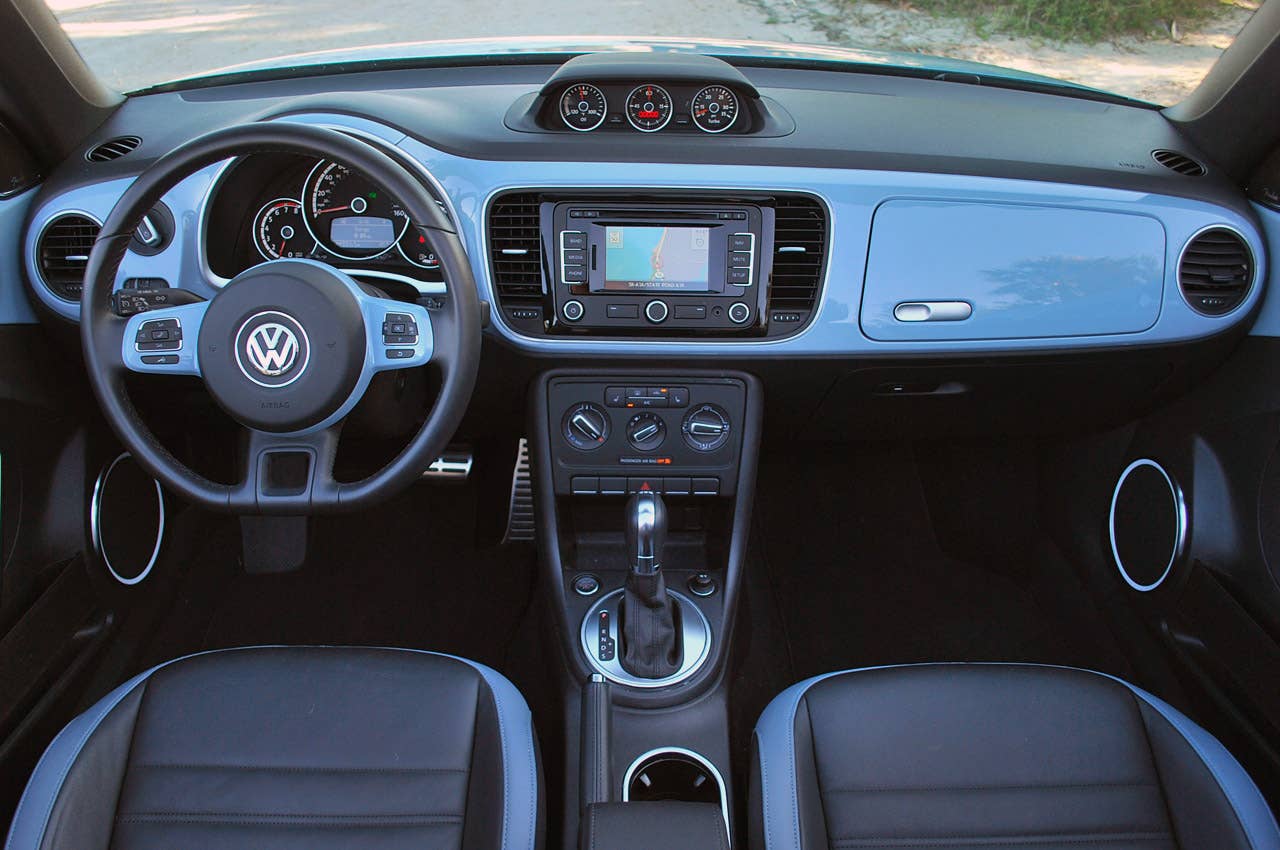2013 Volkswagen Beetle Turbo Convertible interior