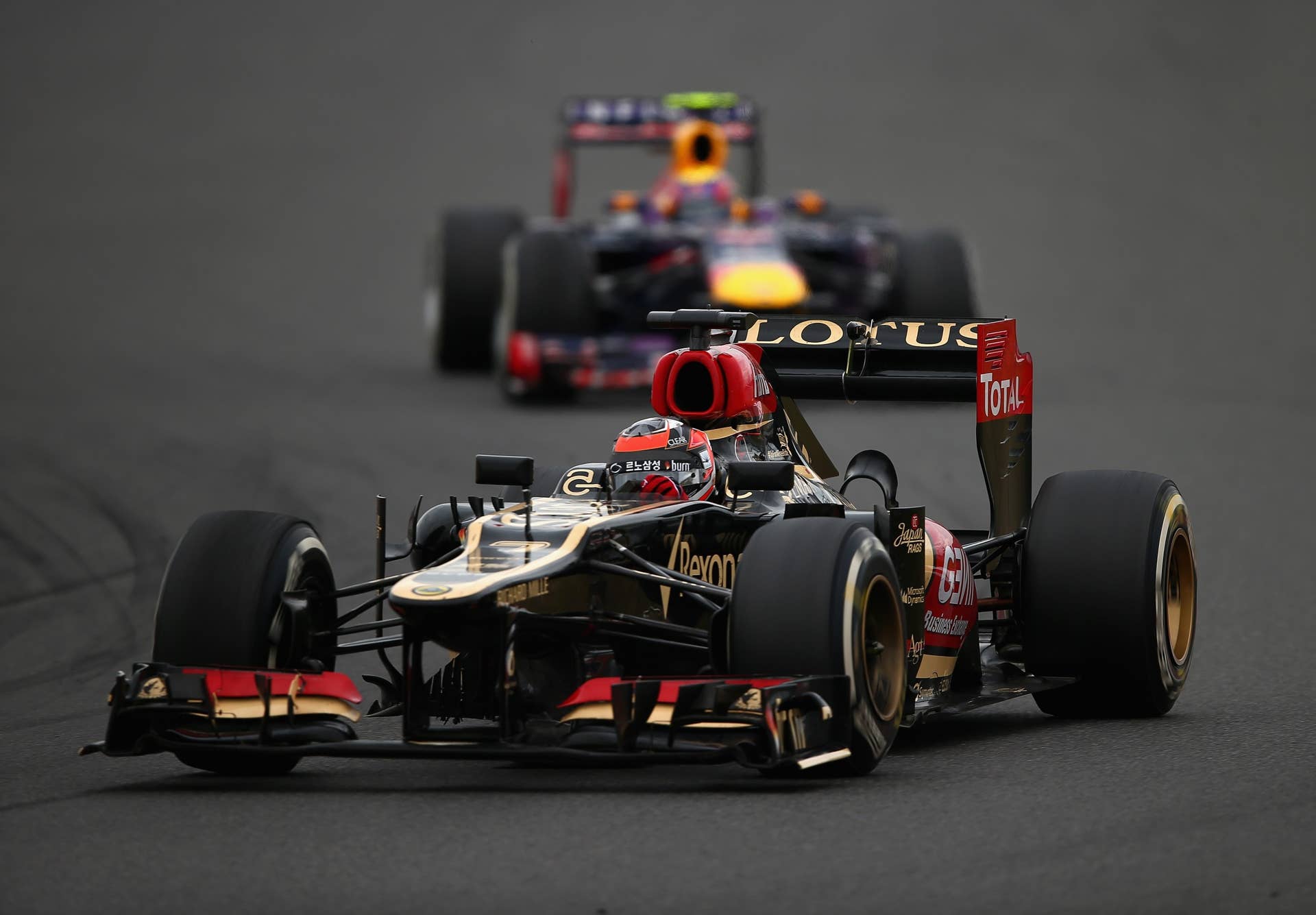 YEONGAM-GUN, SOUTH KOREA - OCTOBER 06:  Kimi Raikkonen of Finland and Lotus drives during the Korean Formula One Grand Prix at Korea International Circuit on October 6, 2013 in Yeongam-gun, South Korea.  (Photo by Clive Mason/Getty Images)