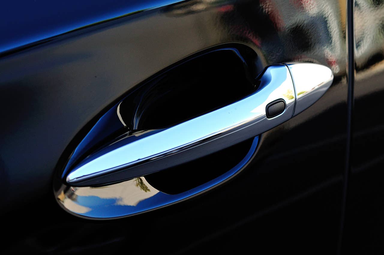 2013 Lexus LS door handle