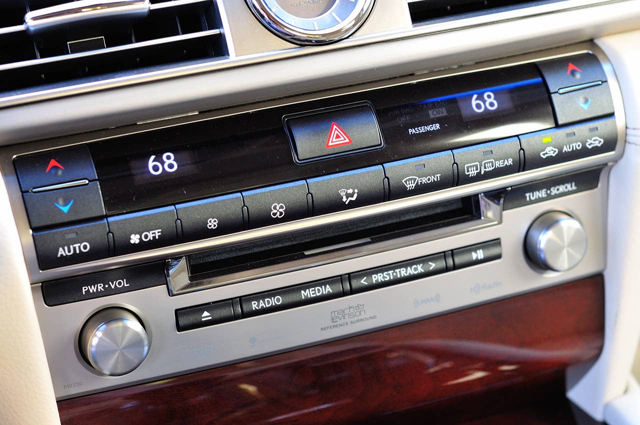 2013 Lexus LS climate controls