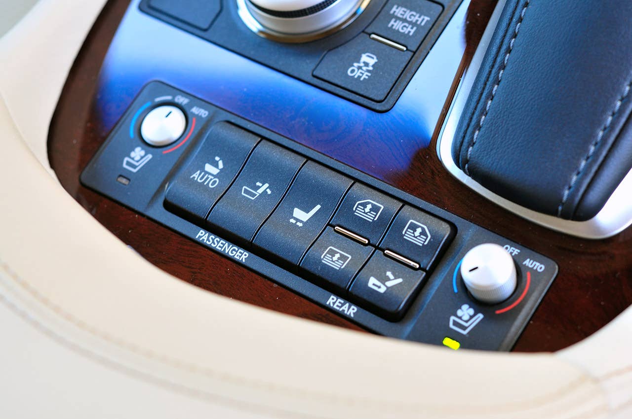 2013 Lexus LS seat temperature settings