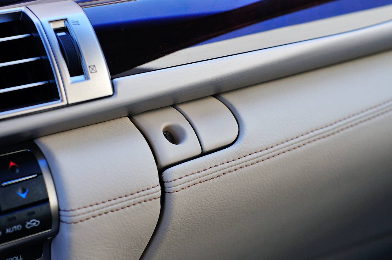 2013 Lexus LS dash trim