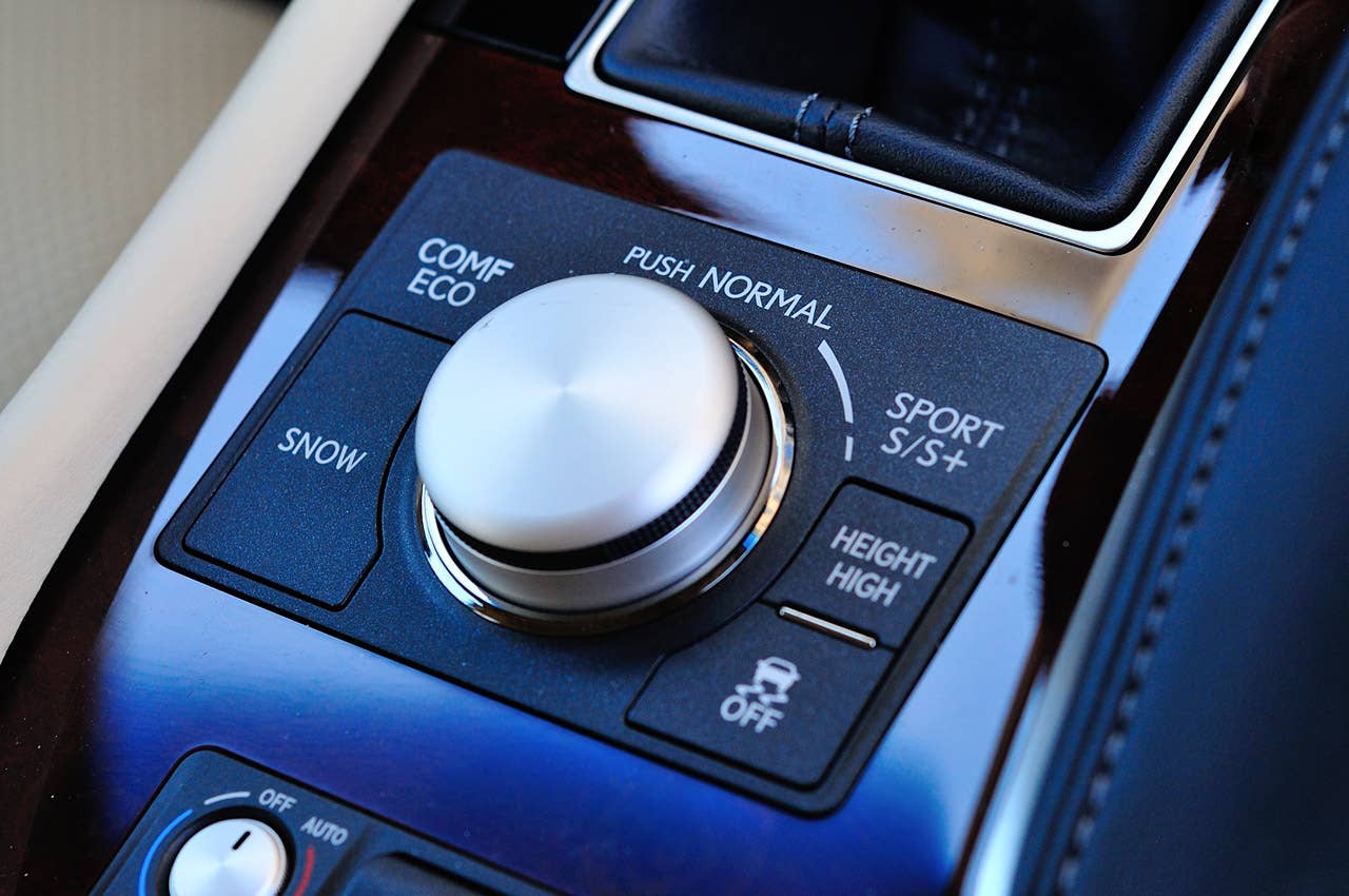 2013 Lexus LS drive mode controls