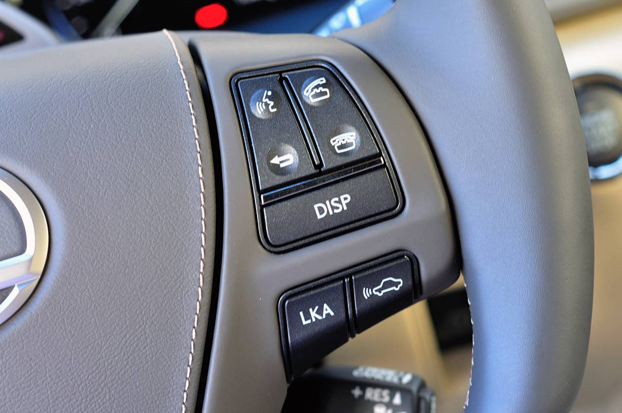 2013 Lexus LS steering wheel controls