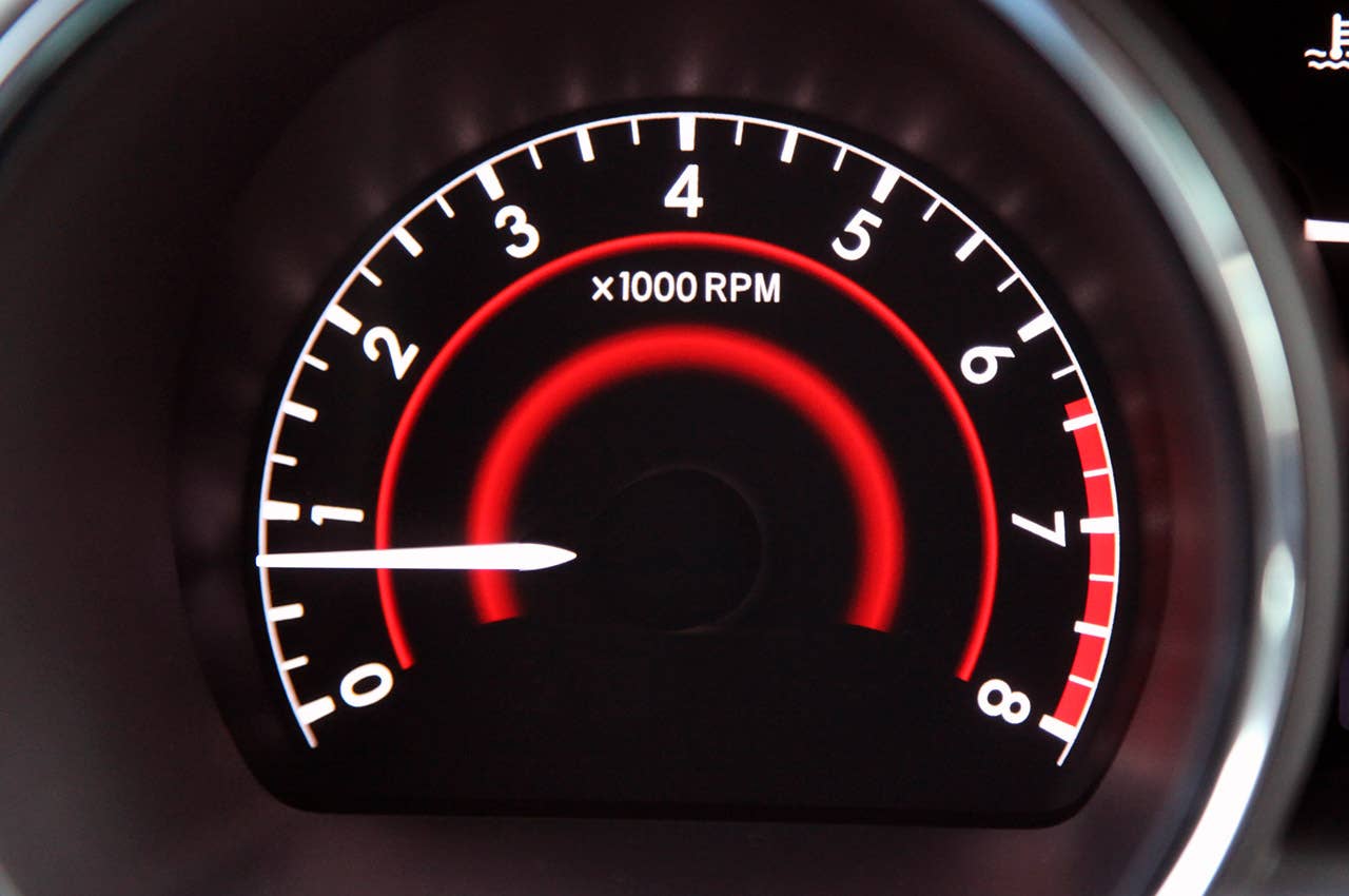 2011 Toyota Highlander tachometer