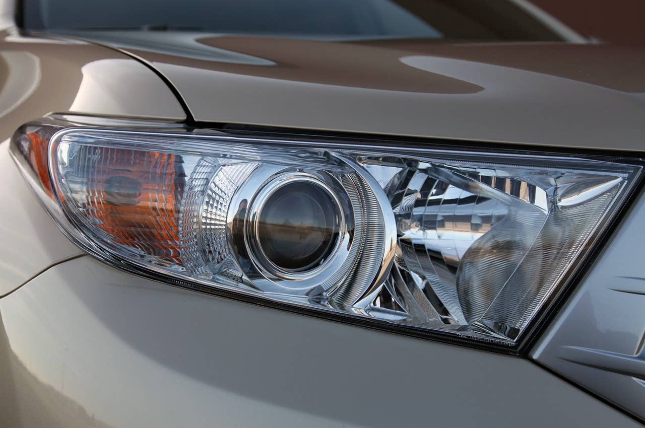 2011 Toyota Highlander taillight