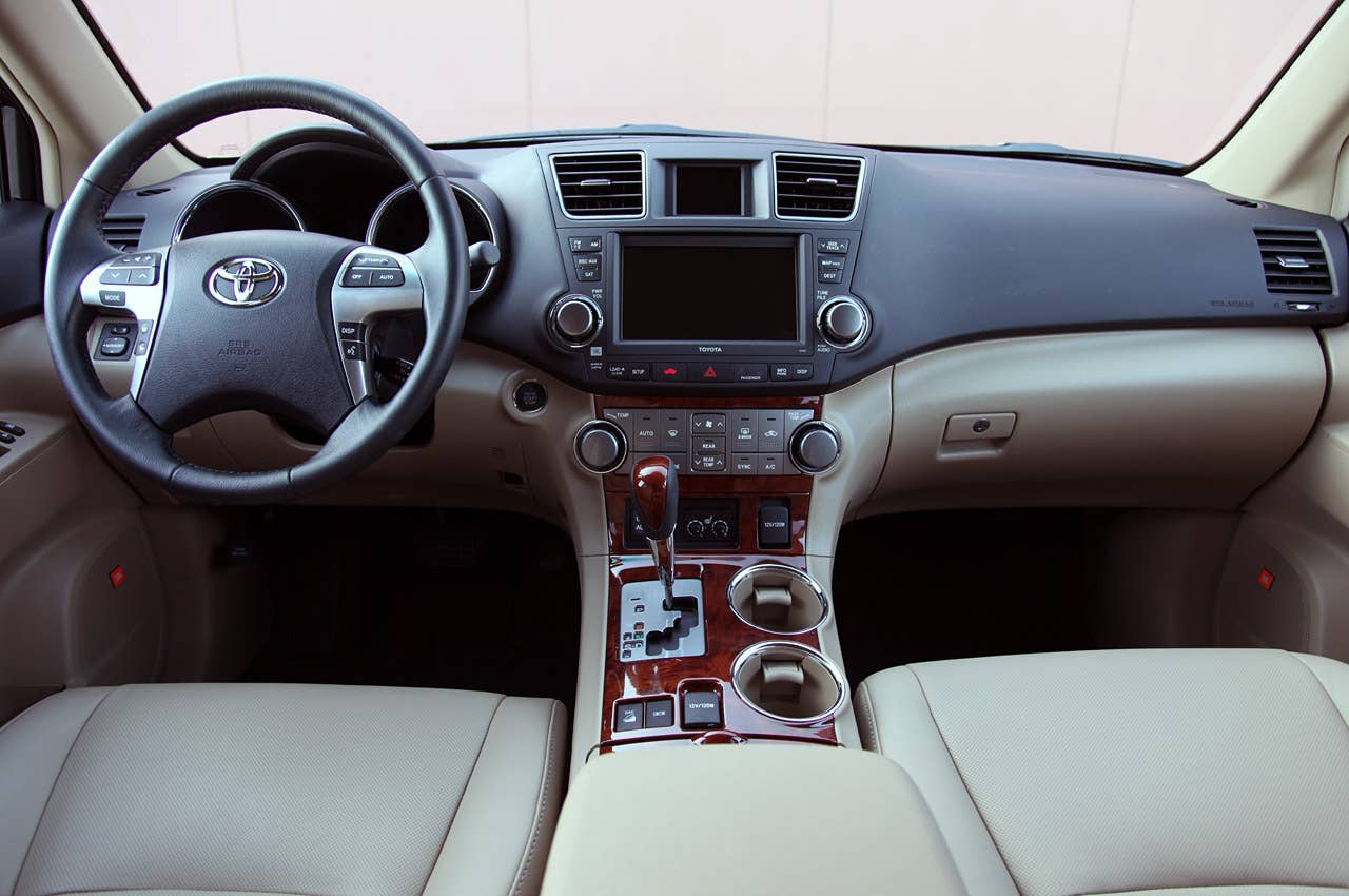 2011 Toyota Highlander interior