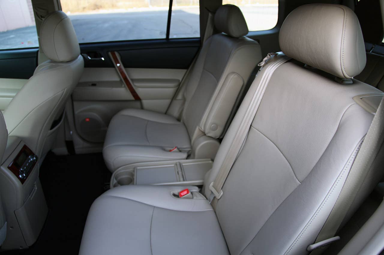 2011 Toyota Highlander rear seats