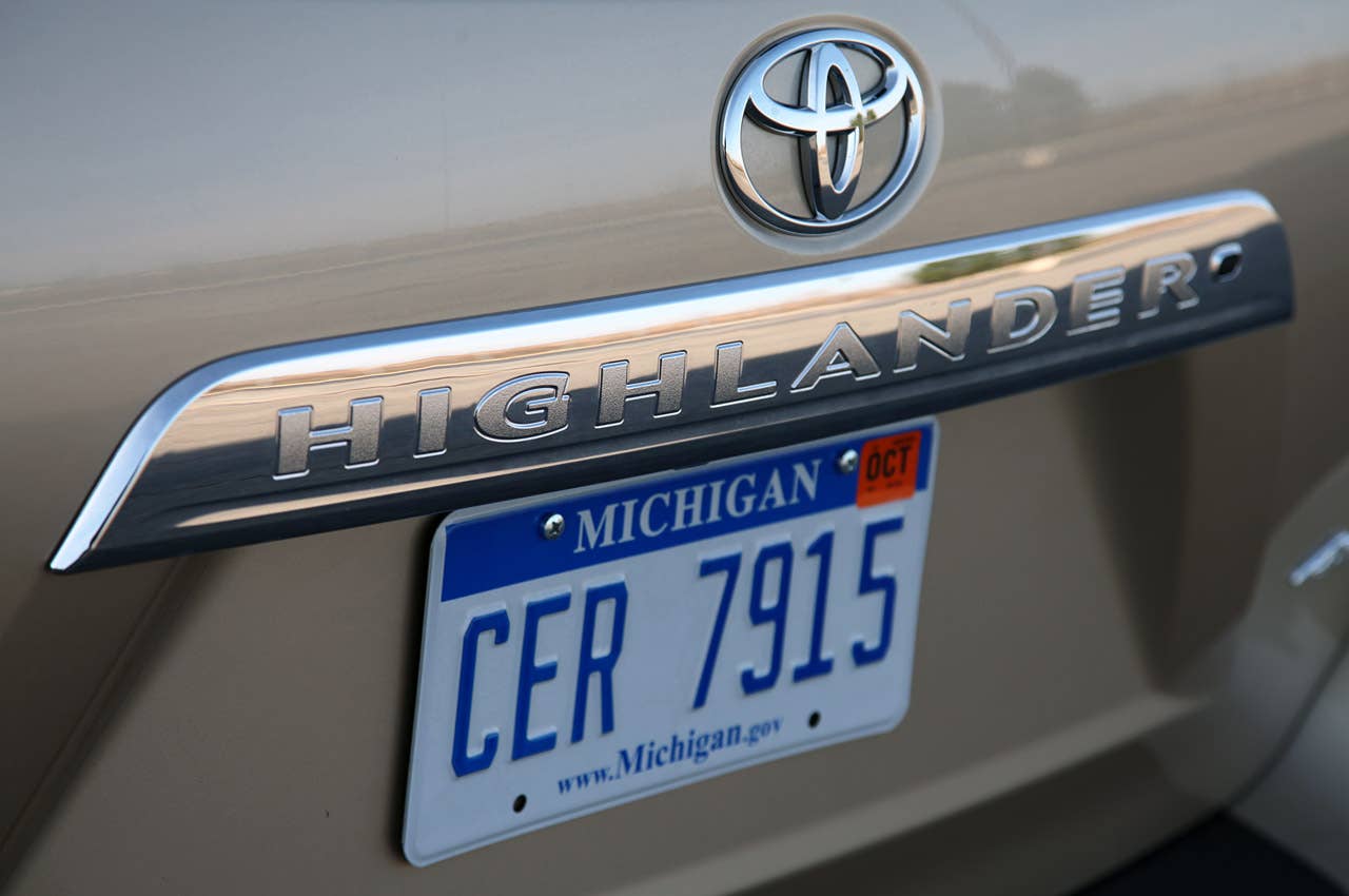 2011 Toyota Highlander rear chrome trim