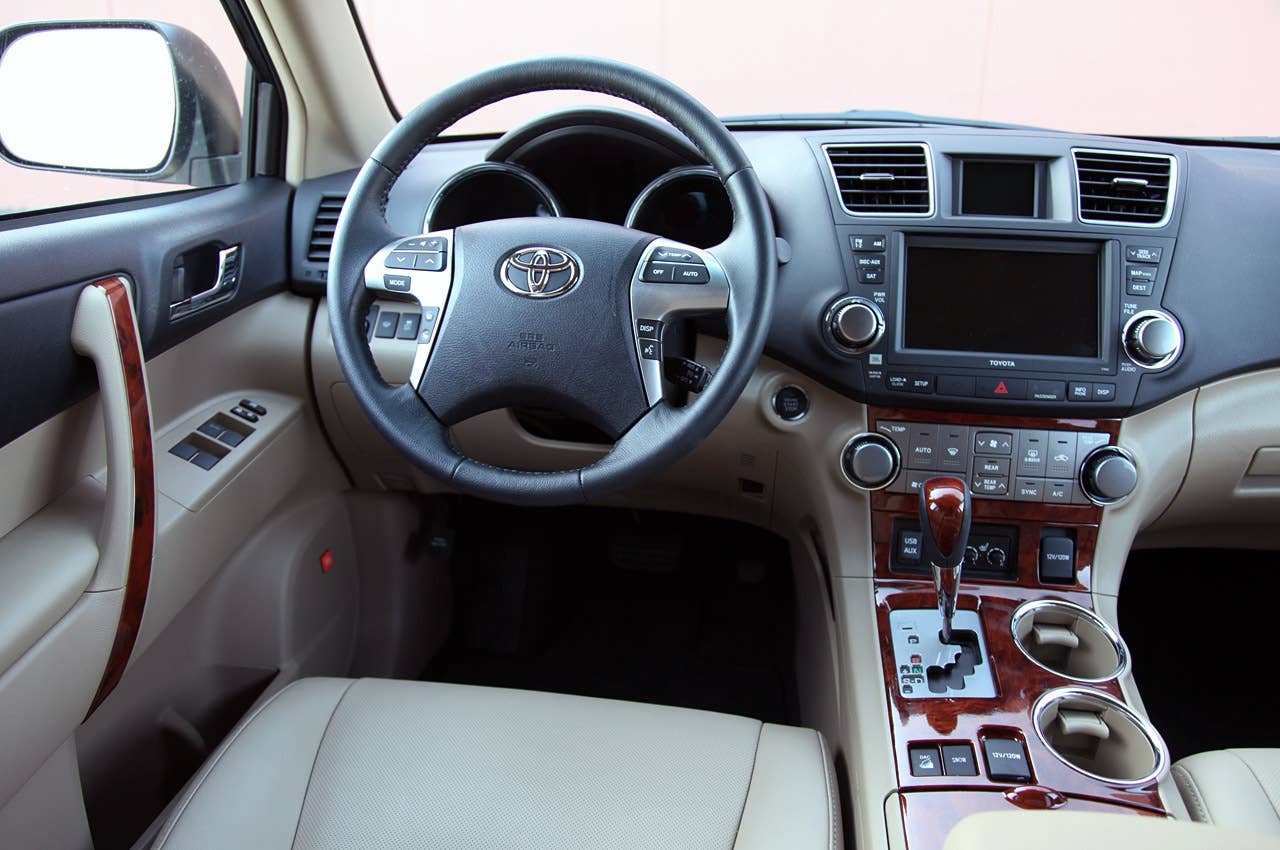 2011 Toyota Highlander interior
