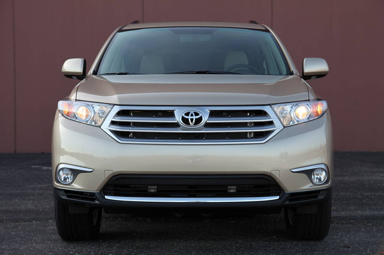 2011 Toyota Highlander front view