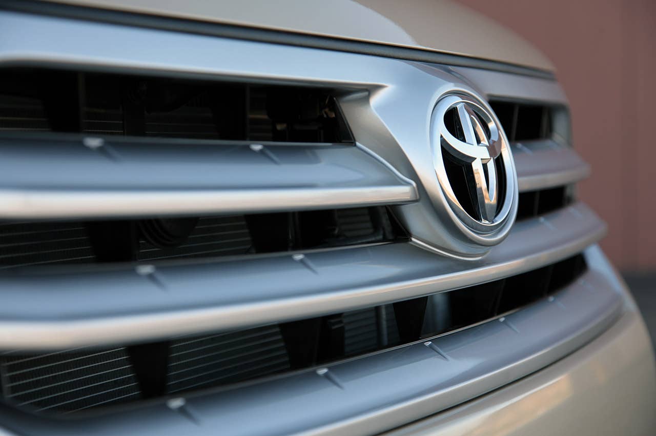 2011 Toyota Highlander grille