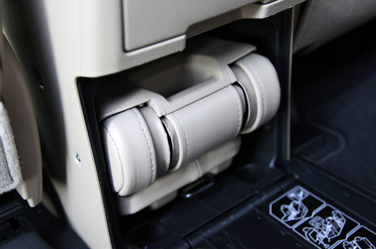 2011 Toyota Highlander rear seat detail