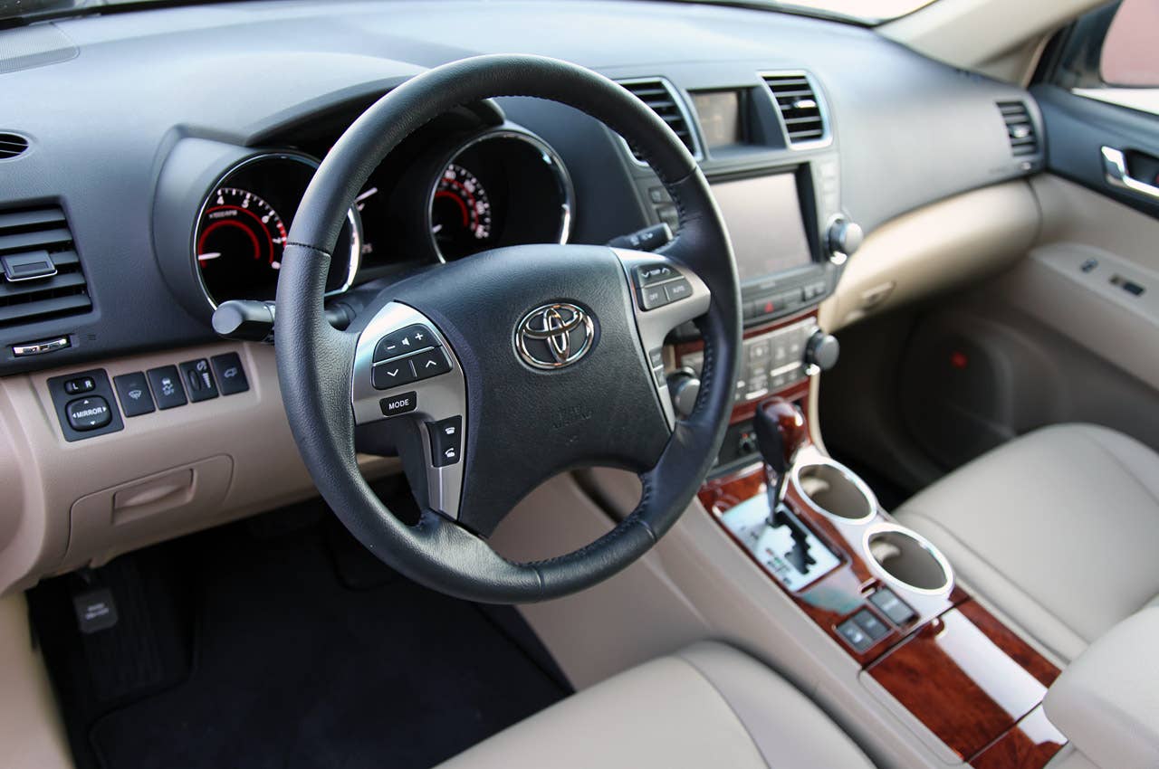 2011 Toyota Highlander interior