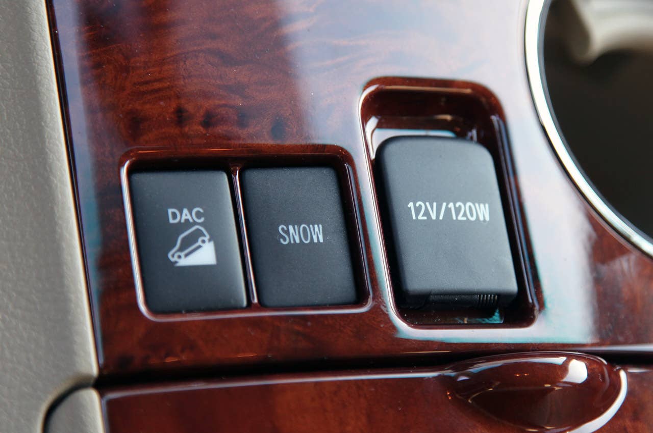 2011 Toyota Highlander traction settings