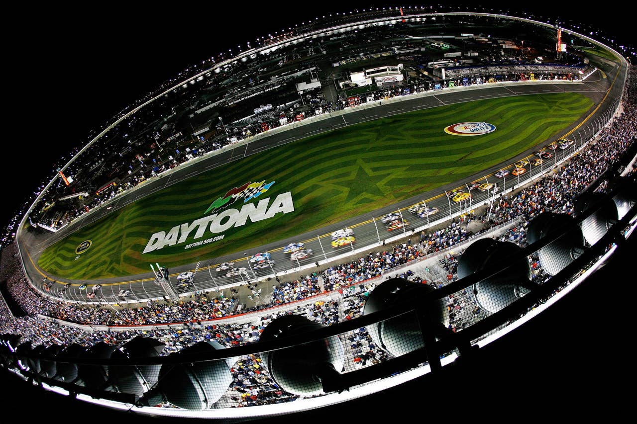 DAYTONA BEACH, FL - FEBRUARY 27:  Greg Biffle, driver of the #16 3M Ford, and Matt Kenseth, driver of the #17 Best Buy Ford, lead the field during the NASCAR Sprint Cup Series Daytona 500 at Daytona International Speedway on February 27, 2012 in Daytona Beach, Florida.  (Photo by Tom Pennington/Getty Images for NASCAR) *** BESTPIX ***