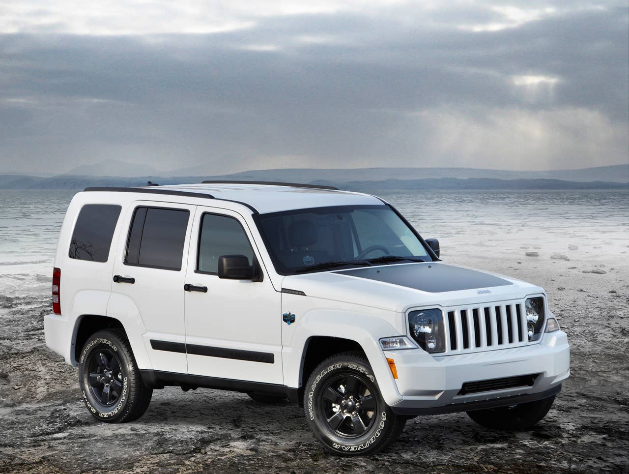 2012 Jeep Liberty Arctic front 3/4