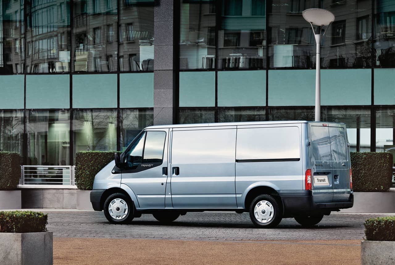 2006 Ford Transit. (04/25/2006)