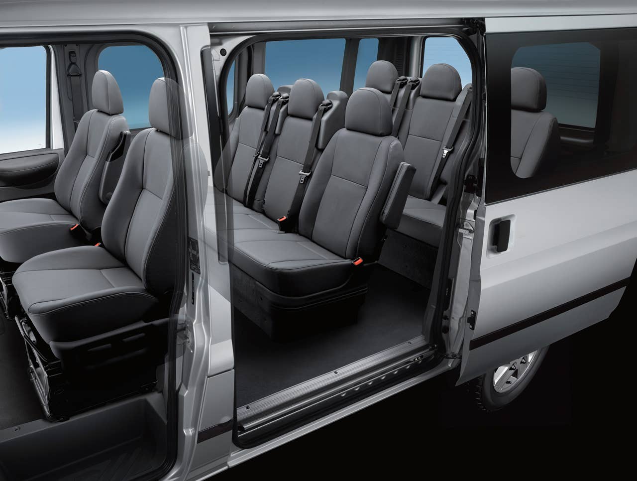 2006 Ford Transit. (04/25/2006)
