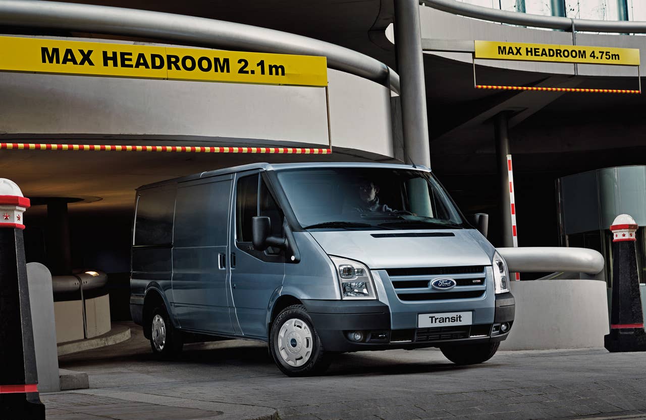 2006 Ford Transit. (04/25/2006)