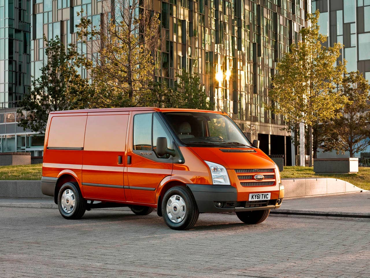Ford Transit wins best medium commercial vehicle at the What Van awards. (UK) (12/06/2011)