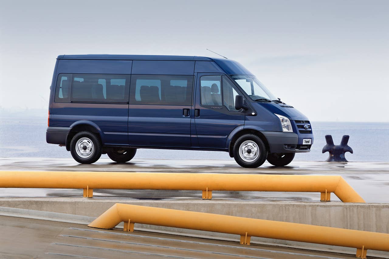 2006 Ford Transit. (04/25/2006)