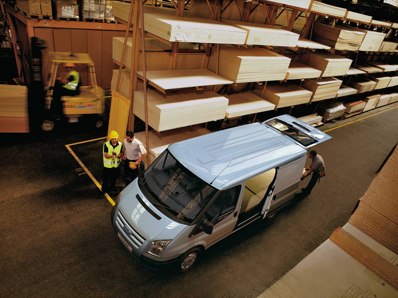 2006 Ford Transit. (04/25/2006)