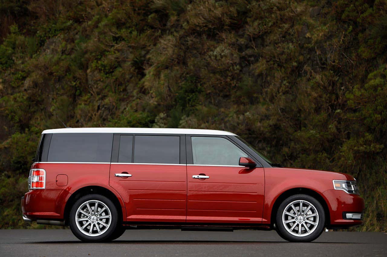 2013 Ford Flex side view