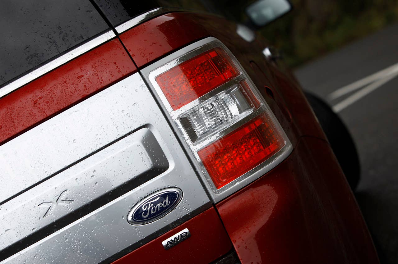 2013 Ford Flex taillight