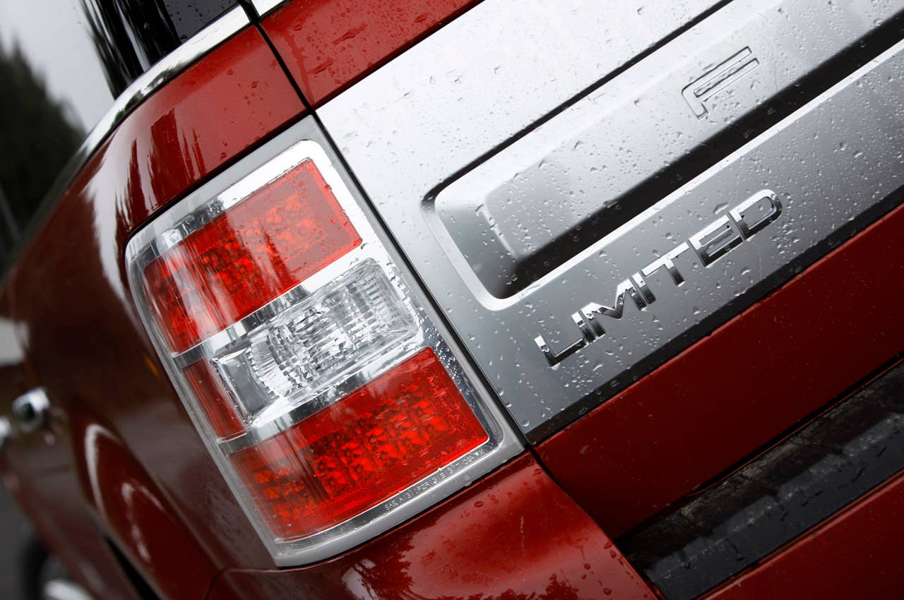 2013 Ford Flex taillight