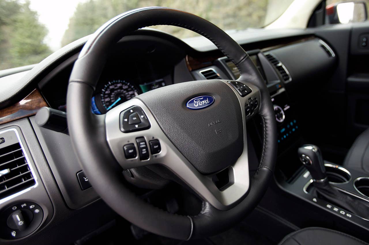 2013 Ford Flex steering wheel