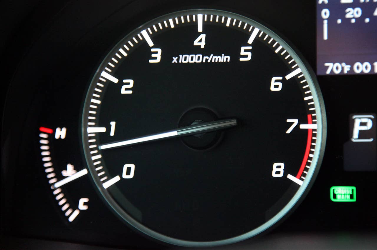 2013 Acura RDX tachometer