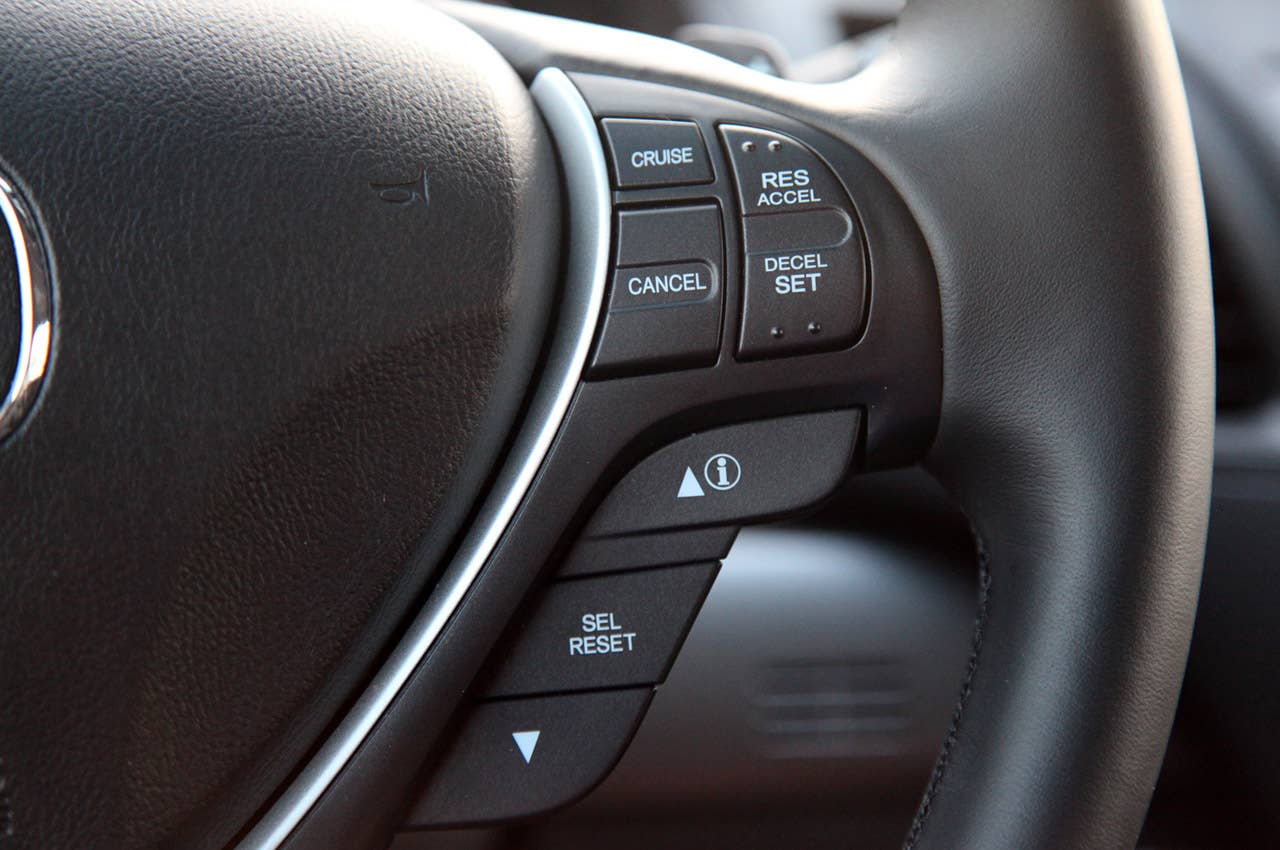 2013 Acura RDX steering wheel controls