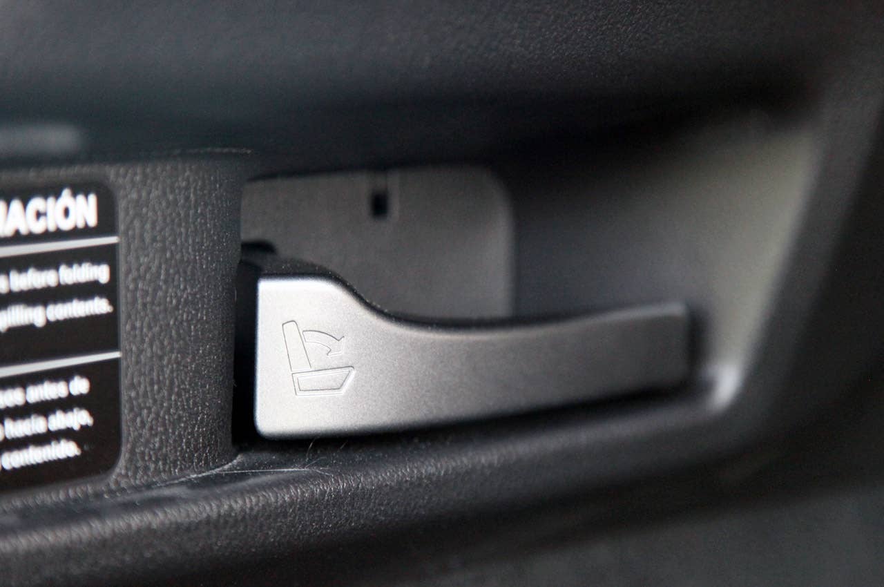 2013 Acura RDX rear seat lever