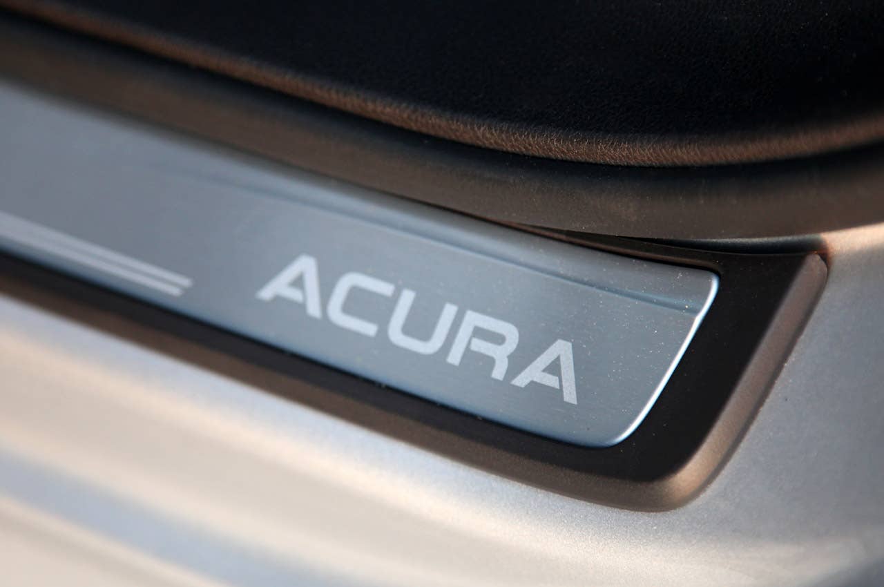2013 Acura RDX sill plate