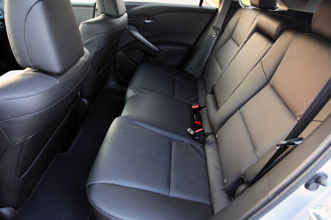 2013 Acura RDX rear seats