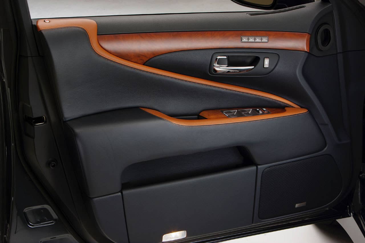 2011 Lexus LS 460 Touring