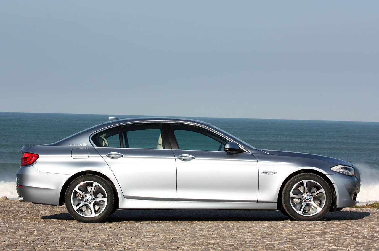 2013 BMW ActiveHybrid 5 side view