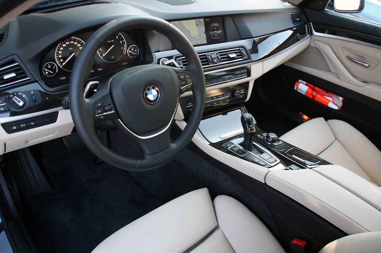2013 BMW ActiveHybrid 5 interior